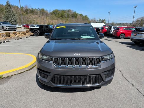 New 2025 Jeep Grand Cherokee Laredo X w/ Luxury Tech Group I image 3