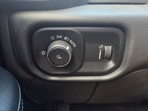 Used 2022 RAM 2500 Big Horn AWD/4WD image 12