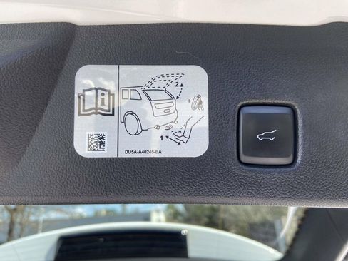 Used 2020 Ford Escape SEL image 10