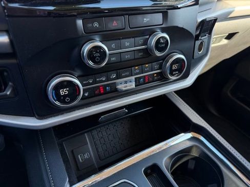 Used 2024 Ford Expedition Max XLT image 21