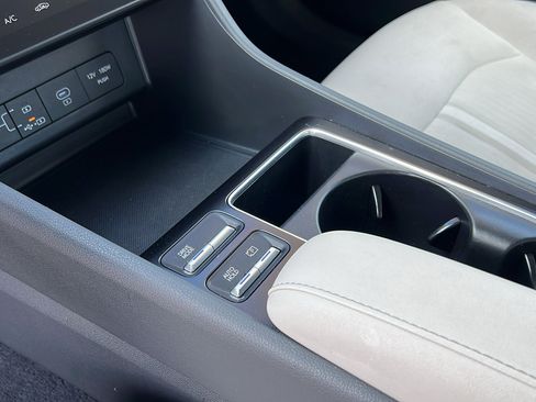 Used 2025 Hyundai Sonata SEL FWD image 19