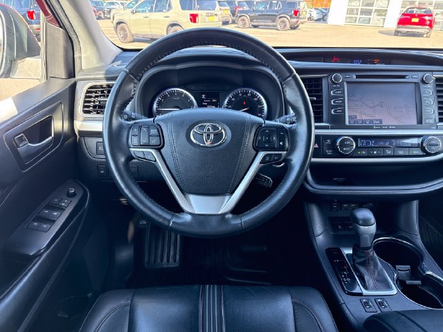 Used 2019 Toyota Highlander SE AWD/4WD image 19