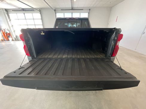 Used 2019 Chevrolet Silverado 1500 High Country image 24