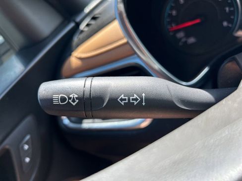 Used 2018 Chevrolet Equinox Premier image 29