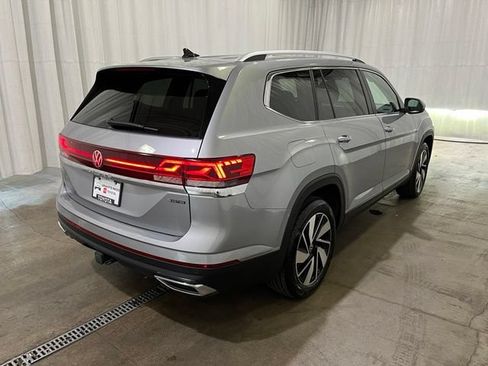 Used 2024 Volkswagen Atlas SEL AWD/4WD image 4