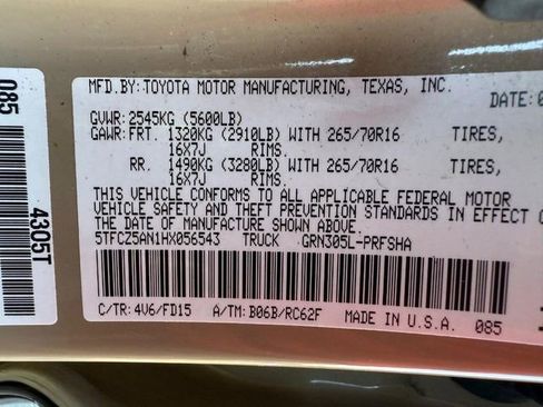 Used 2017 Toyota Tacoma TRD Off-Road w/ Tow Package image 30