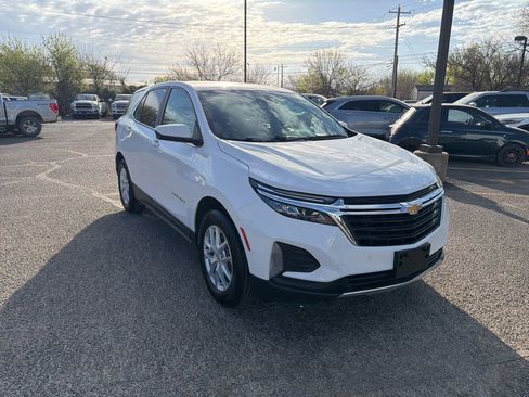Used 2024 Chevrolet Equinox LT image 1