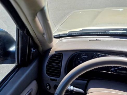 Used 2007 Toyota Sequoia SR5 AWD/4WD image 16