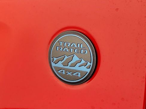 Used 2025 Jeep Wrangler Unlimited Sahara AWD/4WD image 7