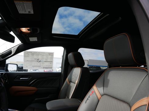 New 2026 GMC Canyon AT4 w/ Technology Plus Package image 17