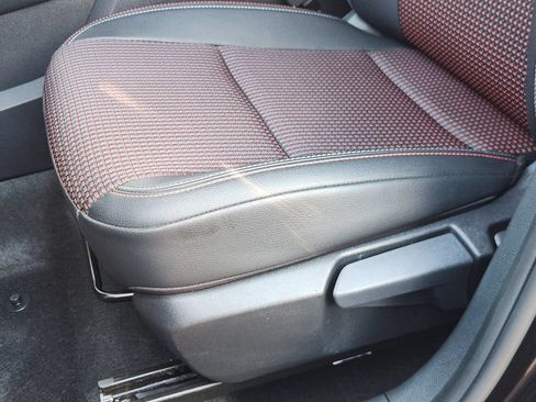 Used 2025 Nissan Kicks SR FWD image 24