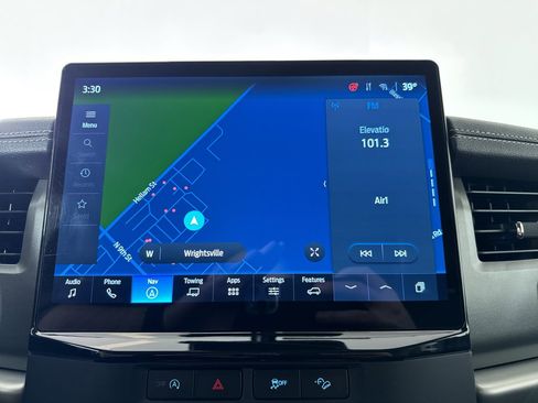 Used 2024 Ford Expedition XLT image 13