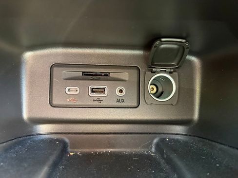 Used 2024 Chevrolet Equinox Premier w/ LPO, Floor Liner Package FWD image 24