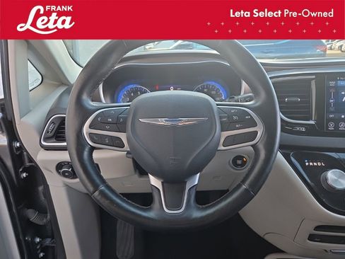 Used 2017 Chrysler Pacifica Touring-L Plus image 20