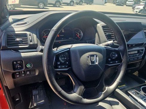 Used 2024 Honda Passport Black Edition image 11