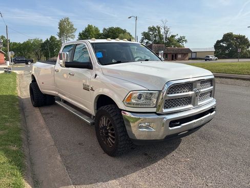 Used 2015 RAM 3500 Laramie AWD/4WD image 10