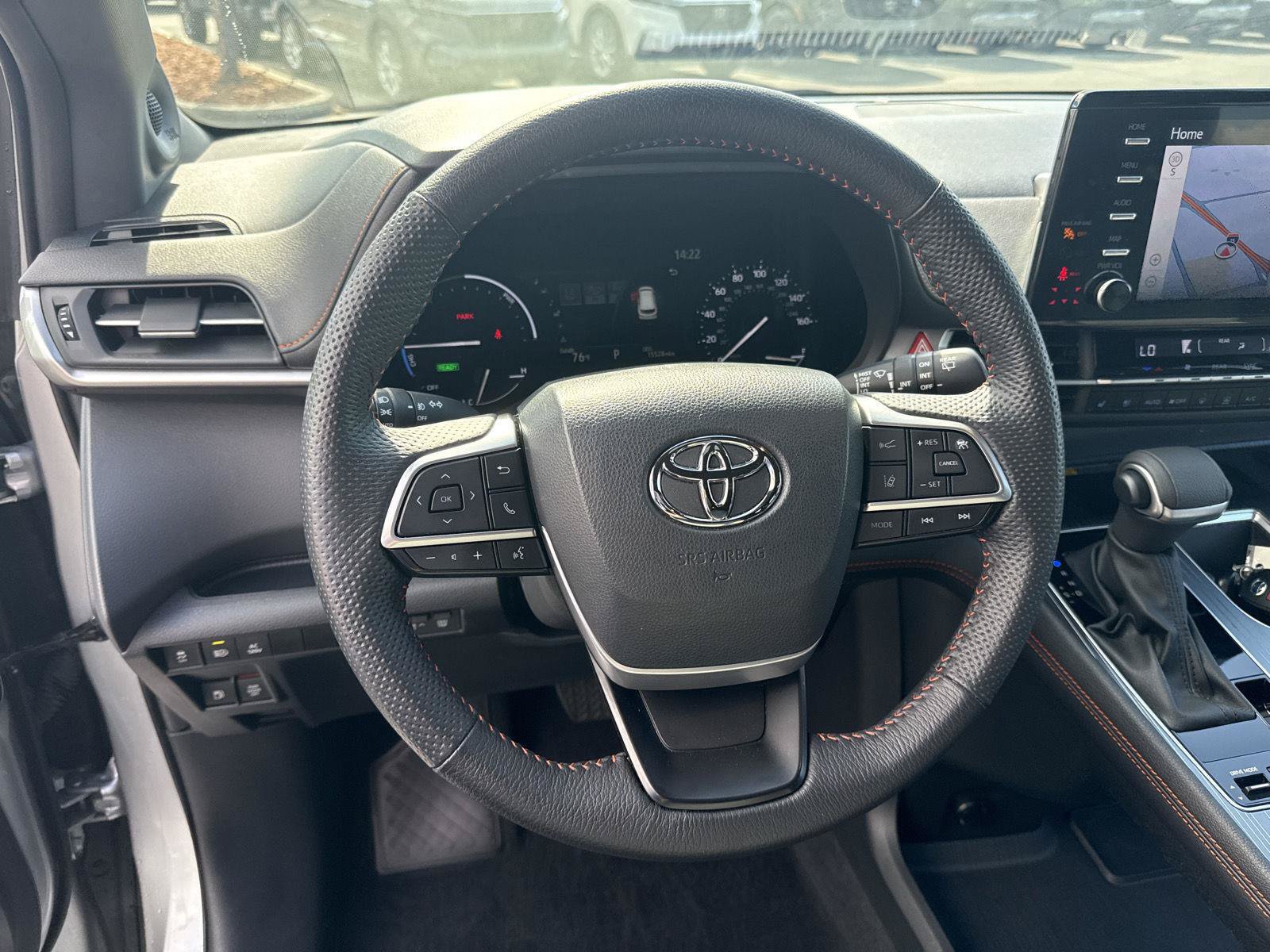 Used 2024 Toyota Sienna XSE w/ XSE Premium Package FWD image 16