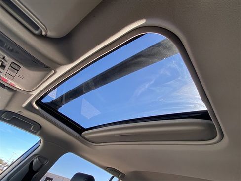 Used 2024 Toyota RAV4 XLE Premium image 32