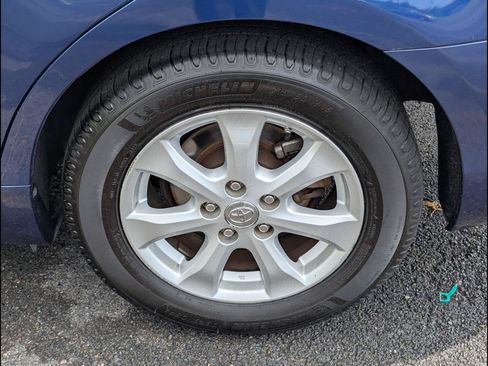 Used 2011 Toyota Camry LE FWD image 24
