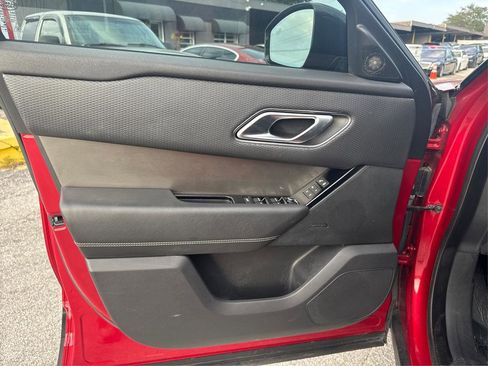Used 2019 Land Rover Range Rover Velar S image 19