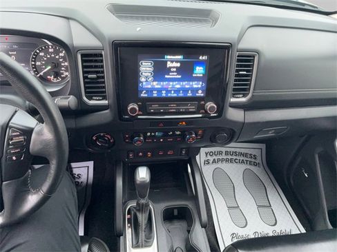 Used 2023 Nissan Frontier SV w/ SV Premium Package image 13