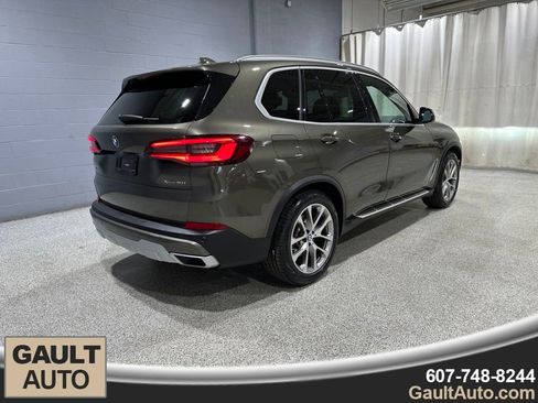 Used 2022 BMW X5 xDrive40i w/ Premium Package AWD/4WD image 3