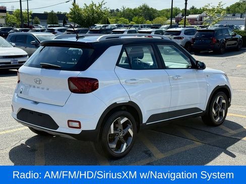 Used 2023 Hyundai Venue Limited FWD image 6