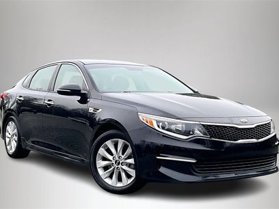 Used 2018 Kia Optima LX w/ 17" Alloy Wheels Package
