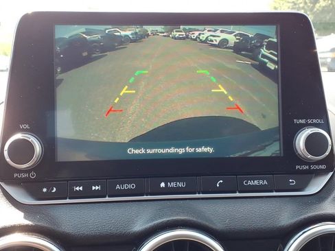 Used 2025 Nissan Sentra SV FWD image 9