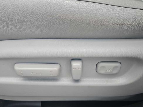 Certified 2018 Honda Pilot Touring image 14