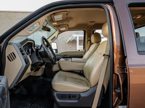 Used 2012 Ford F250 Lariat w/ Lariat Interior Pkg AWD/4WD image 4