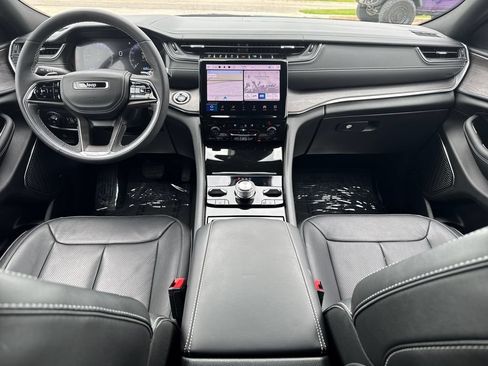 Used 2023 Jeep Grand Cherokee Overland AWD/4WD image 19