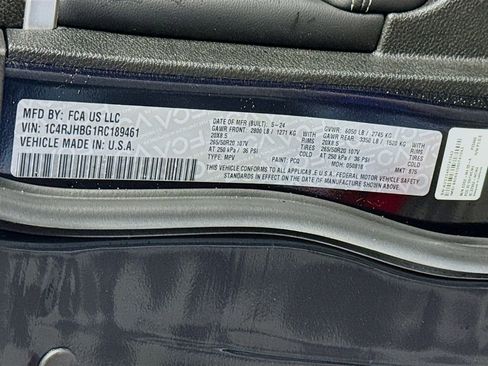 Used 2024 Jeep Grand Cherokee Limited w/ Black Appearance Package image 33