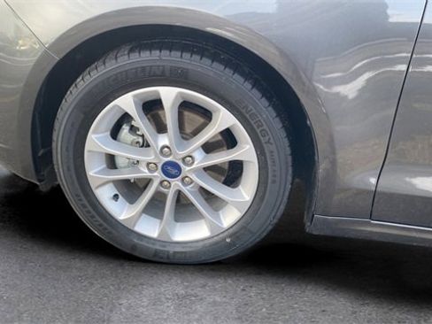 Used 2020 Ford Fusion SE image 19