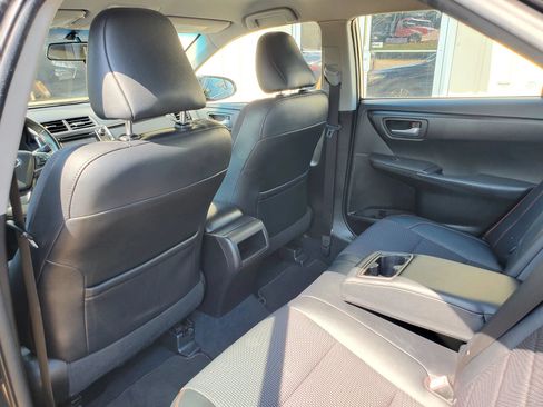 Used 2016 Toyota Camry SE FWD image 28