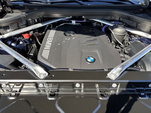 Used 2026 BMW X5 sDrive40i w/ M Sport Package image 36