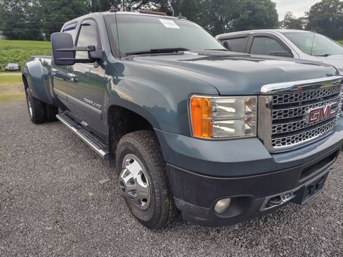 Used 2011 GMC Sierra 3500 Denali image 2