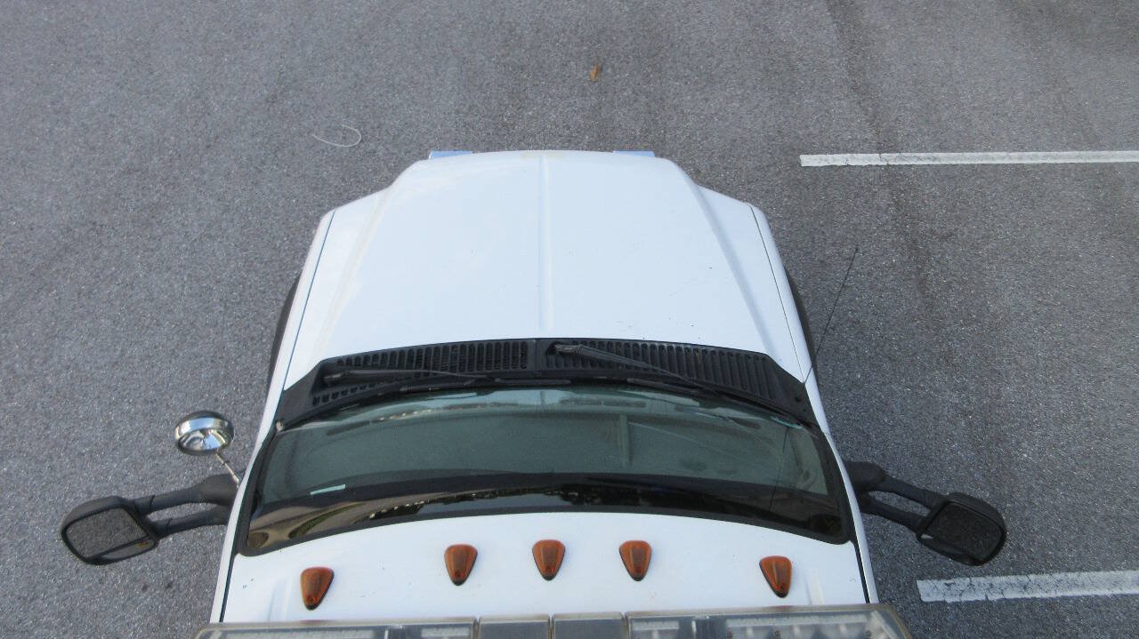 Used 2007 Ford F550 2WD Regular Cab Super Duty image 24