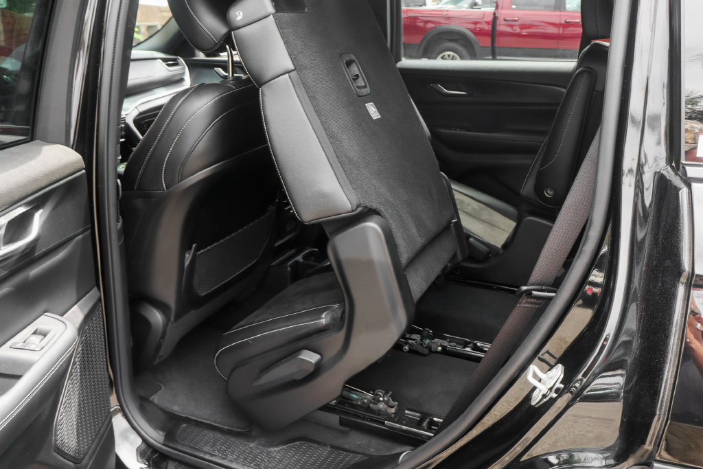 Used 2024 Jeep Grand Cherokee L Altitude AWD/4WD image 42