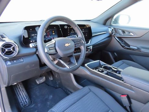 New 2026 Chevrolet Equinox LT w/ Safety and Technology Package FWD image 21