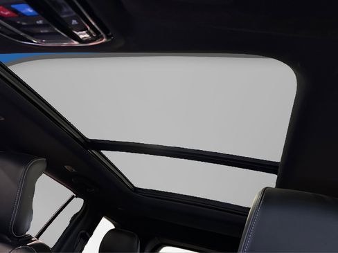 Used 2022 Jeep Grand Cherokee Overland w/ Luxury Tech Group IV image 37