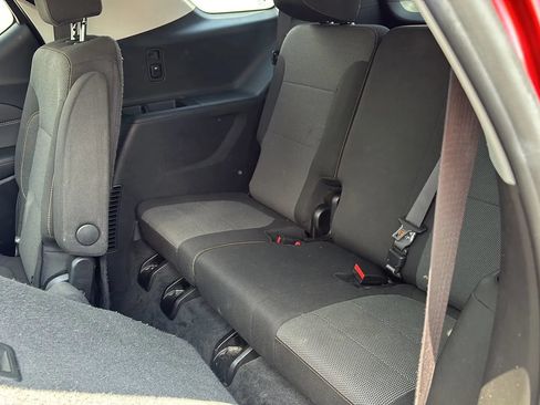 Used 2019 Chevrolet Traverse LT FWD image 18