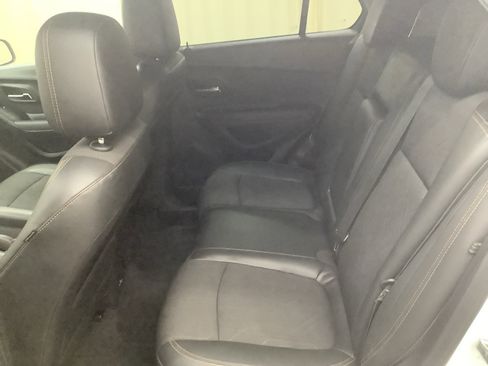 Used 2019 Chevrolet Trax LT w/ LT Convenience Package image 22