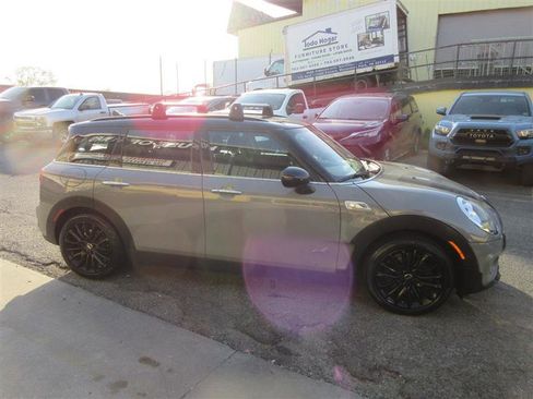 Used 2017 MINI Cooper Clubman S image 13