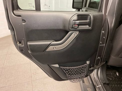 Used 2018 Jeep Wrangler Unlimited Sport S AWD/4WD image 19