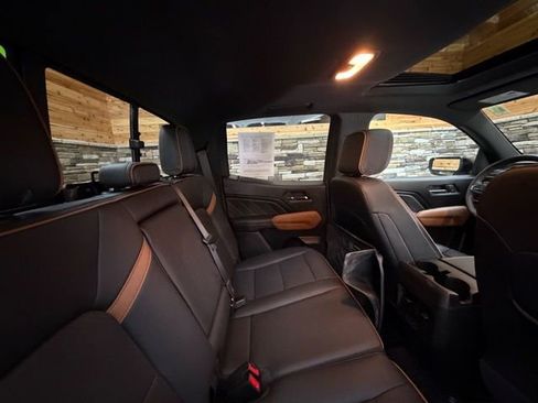 Used 2023 GMC Canyon AT4 w/ AT4 Premium Package image 32