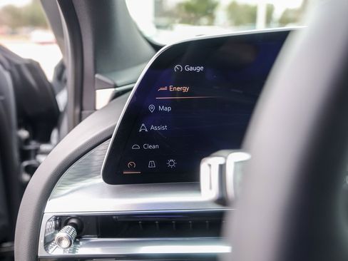 Used 2025 Cadillac Lyriq Sport image 14