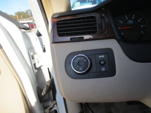 Used 2011 Chevrolet Impala LS FWD image 11