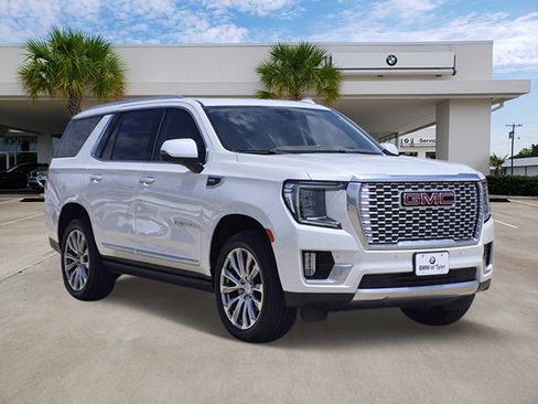 Used 2022 GMC Yukon Denali w/ Denali Ultimate Package AWD/4WD image 3