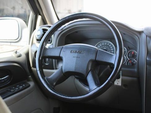 Used 2002 GMC Envoy SLE image 19